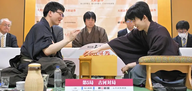 永世名人5 第83期 名人戦 七番勝負 第5局 1日目 藤井聡太名人 対 永瀬拓矢